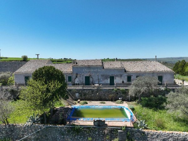 villa in vendita a Modica in zona Frigintini