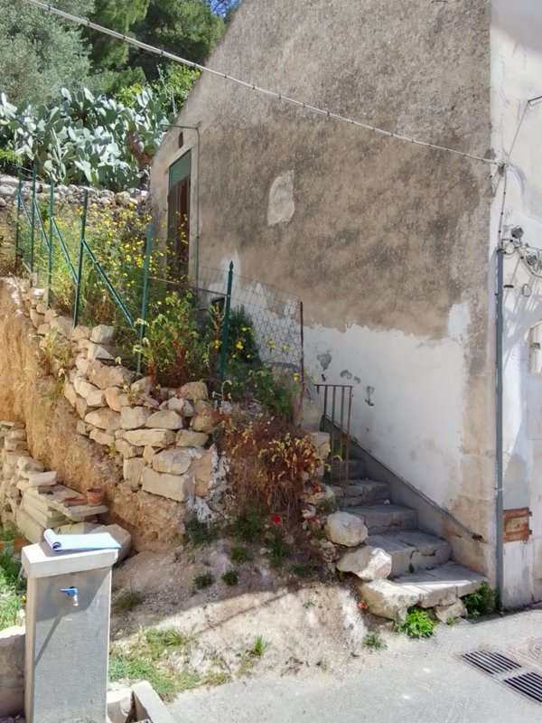 casa indipendente in vendita a Modica in zona Modica Bassa