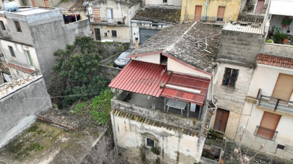 casa indipendente in vendita a Modica in zona Modica Bassa