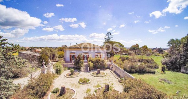 casa indipendente in vendita a Modica