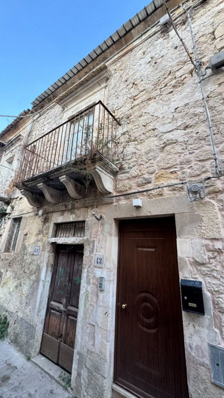 casa indipendente in vendita a Modica in zona Modica Bassa