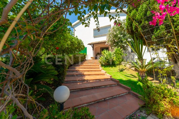 casa indipendente in vendita a Modica in zona Maganuco
