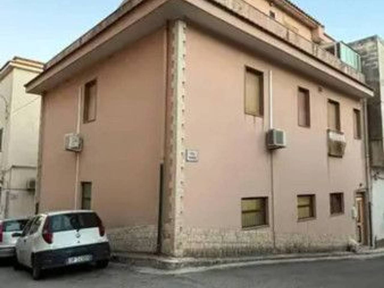 casa indipendente in vendita a Modica in zona Modica Alta