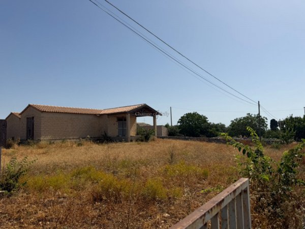 casa indipendente in vendita a Modica