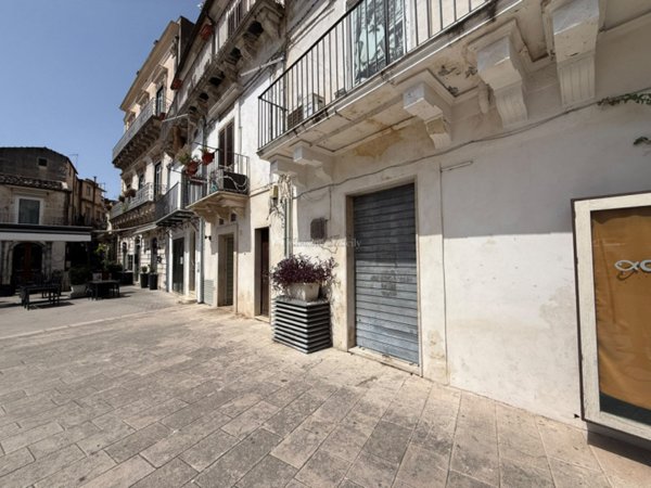 locale commerciale in vendita a Modica in zona Modica Bassa
