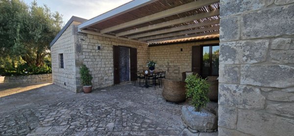 casa indipendente in vendita a Modica