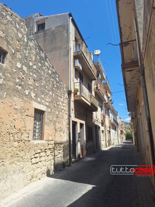 casa indipendente in vendita a Modica in zona Modica Alta