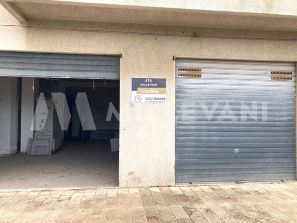locale commerciale in vendita a Modica in zona Modica Alta