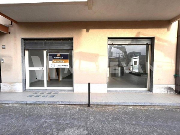 locale commerciale in vendita a Modica