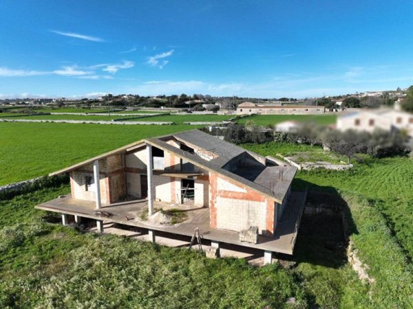 casa indipendente in vendita a Modica