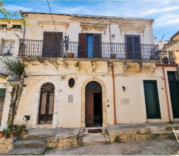 casa indipendente in vendita a Modica in zona Modica Bassa