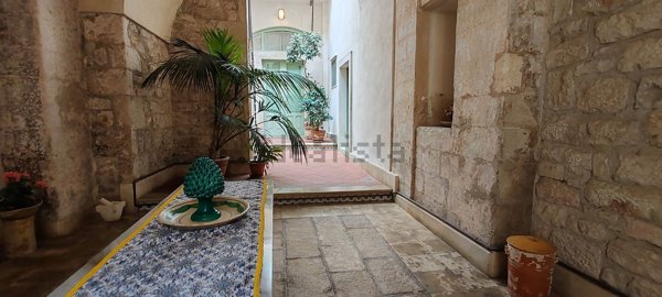 casa indipendente in vendita a Modica in zona Modica Bassa