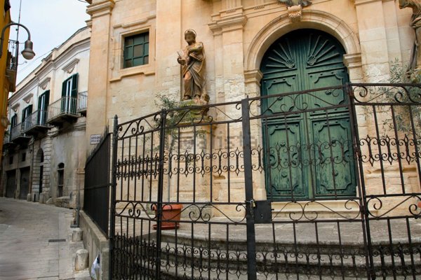 casa indipendente in vendita a Modica in zona Modica Bassa