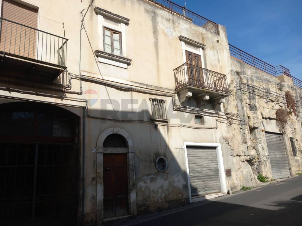 casa indipendente in vendita a Modica in zona Modica Bassa