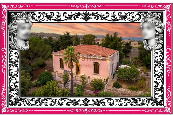 casa indipendente in vendita a Modica