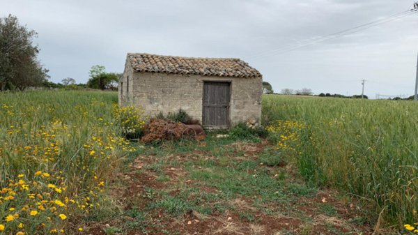 casa indipendente in vendita a Modica
