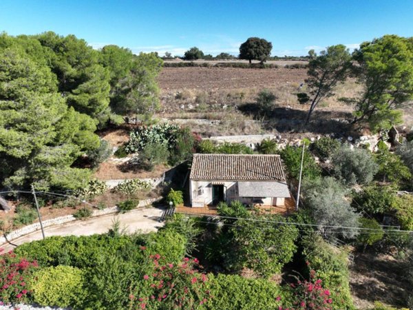 casa indipendente in vendita a Modica