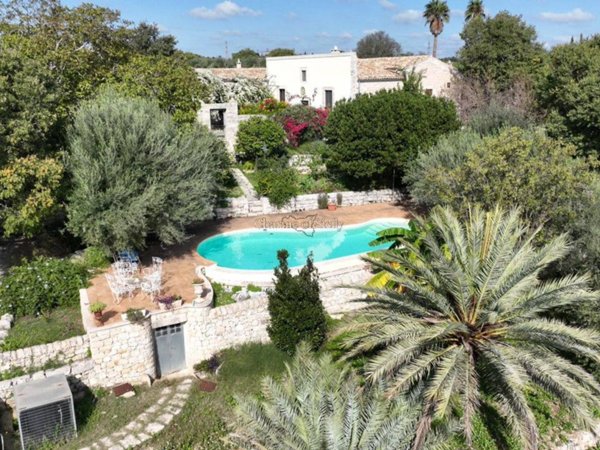casa indipendente in vendita a Modica in zona Frigintini