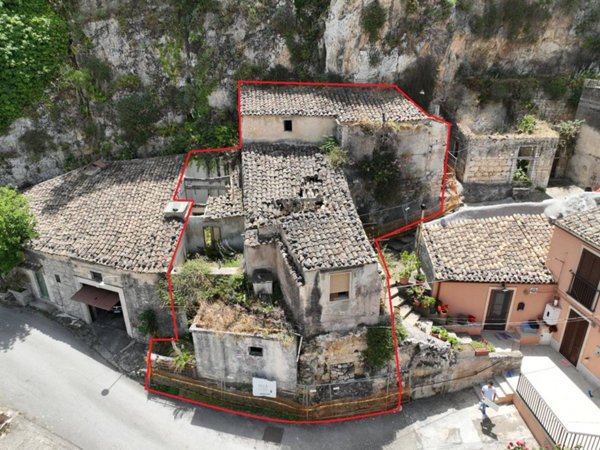casa indipendente in vendita a Modica in zona Modica Bassa
