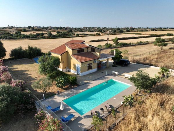 casa indipendente in vendita a Modica