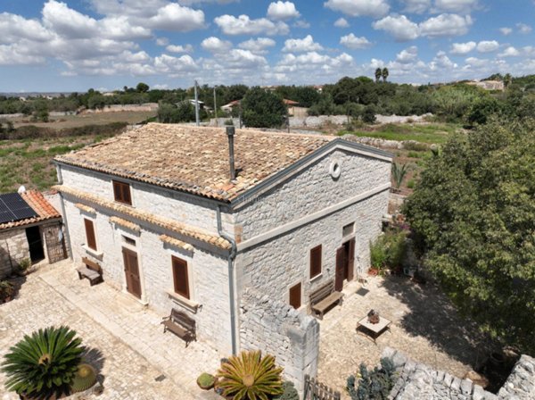 casa indipendente in vendita a Modica in zona Sacro Cuore