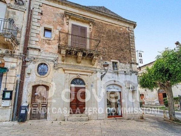 casa indipendente in vendita a Modica in zona Modica Alta