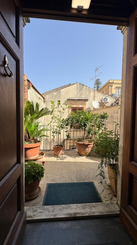 casa indipendente in vendita a Modica in zona Modica Bassa