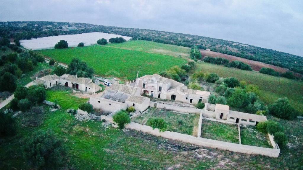 casa indipendente in vendita a Modica