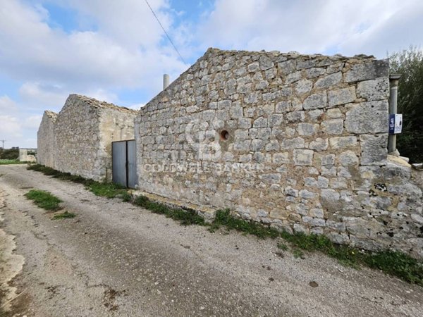 casa indipendente in vendita a Modica