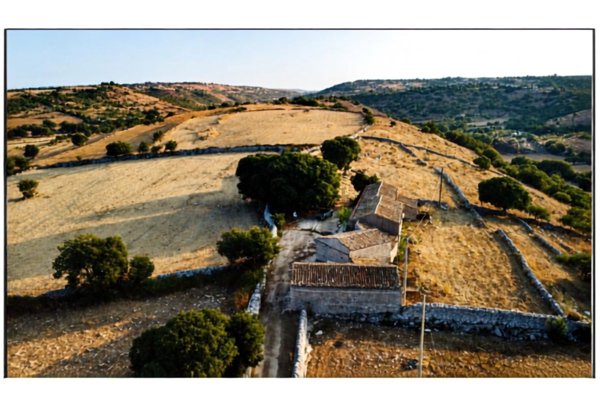 casa indipendente in vendita a Modica