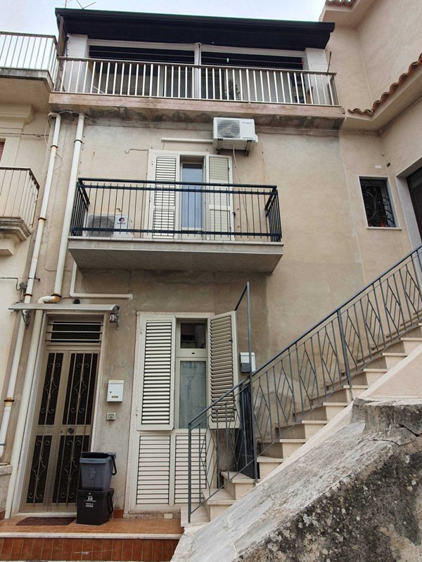 casa indipendente in vendita a Modica in zona Modica Alta