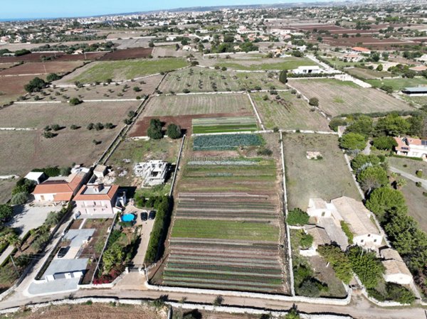 terreno edificabile in vendita a Modica