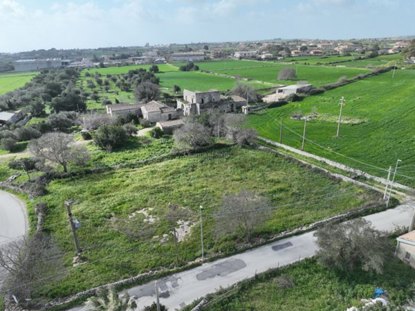 terreno edificabile in vendita a Modica
