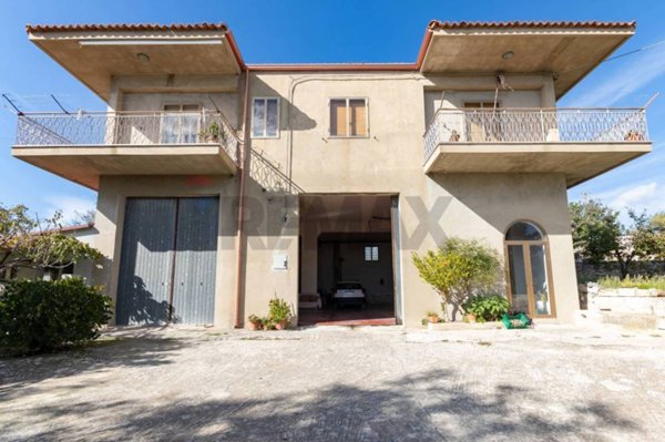 casa indipendente in vendita a Modica