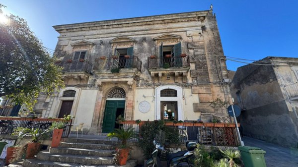 casa indipendente in vendita a Modica in zona Modica Alta