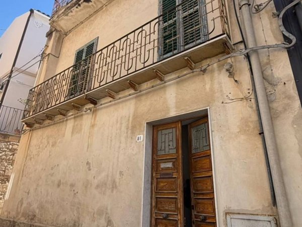 casa indipendente in vendita a Modica in zona Modica Bassa