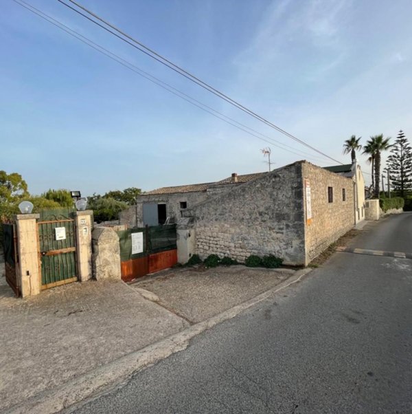 intera palazzina in vendita a Modica