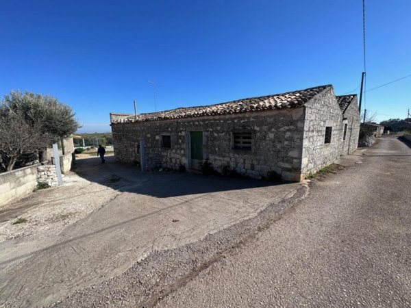 intera palazzina in vendita a Modica