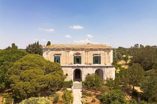 casa indipendente in vendita a Modica