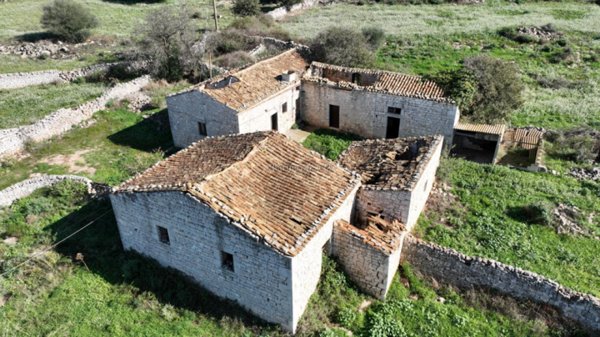 casa indipendente in vendita a Modica