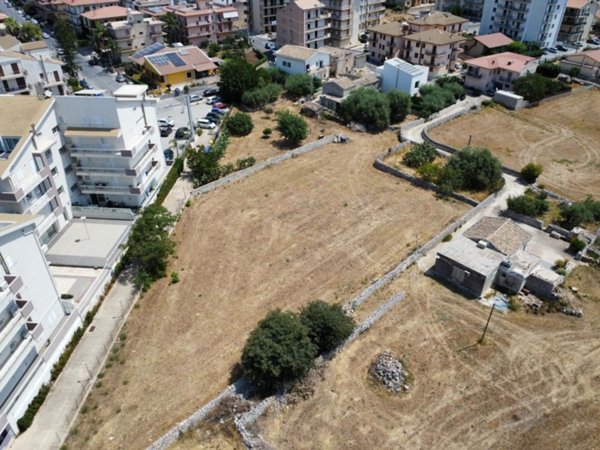 intera palazzina in vendita a Modica in zona Sacro Cuore