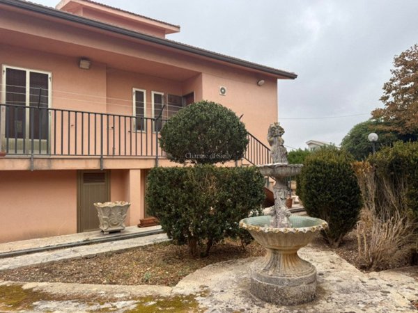 casa indipendente in vendita a Modica in zona Sacro Cuore
