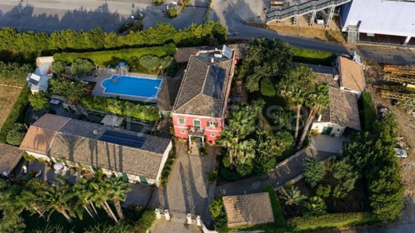 casa indipendente in vendita a Modica