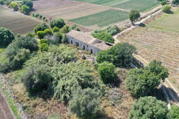 casa indipendente in vendita a Modica
