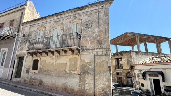 casa indipendente in vendita a Modica in zona Modica Alta