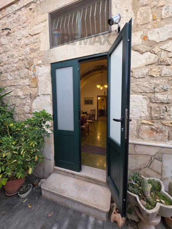 casa indipendente in vendita a Modica in zona Modica Alta