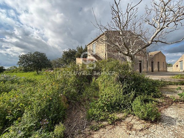casa indipendente in vendita a Modica