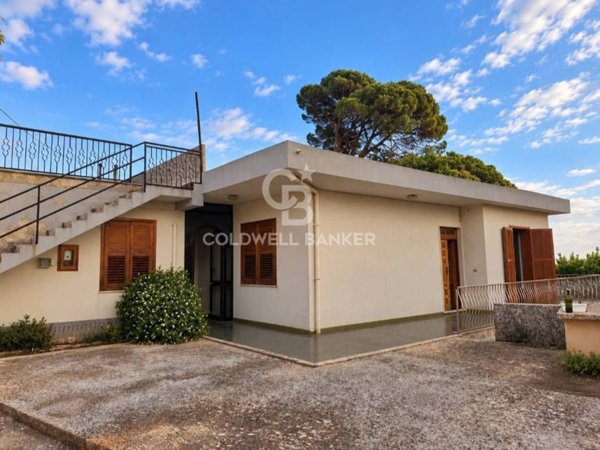 casa indipendente in vendita a Modica