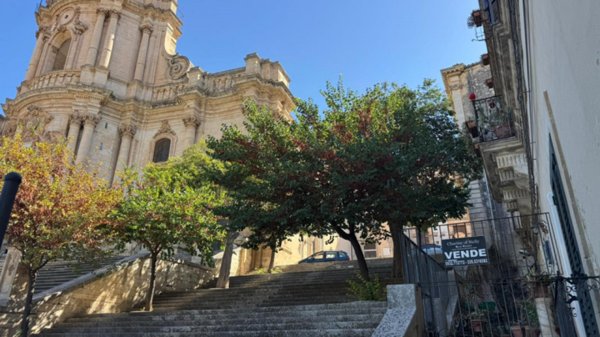casa indipendente in vendita a Modica in zona Modica Alta