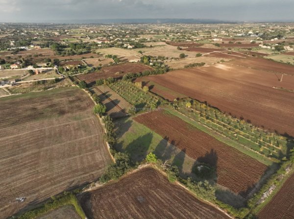 casa indipendente in vendita a Modica